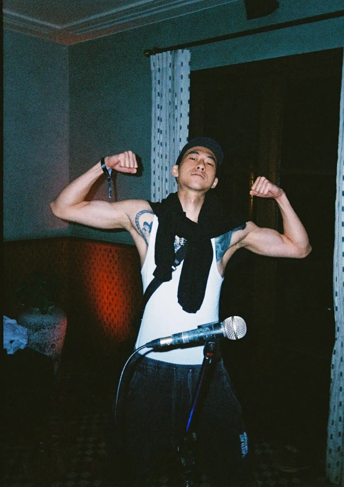 Rhymekhamhaeng flexing his guns